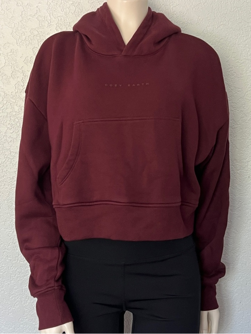 Cozy Earth CityScape Burgundy Cropped Hoodie Sweatshirt Soft Womens Medium